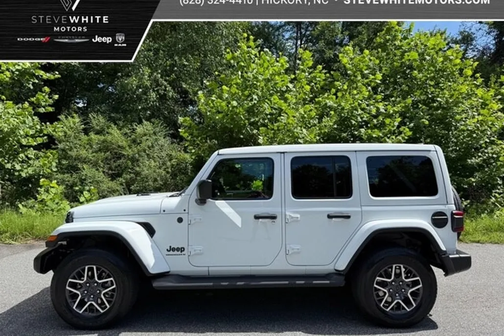 2025 Jeep Wrangler Sahara photo 1