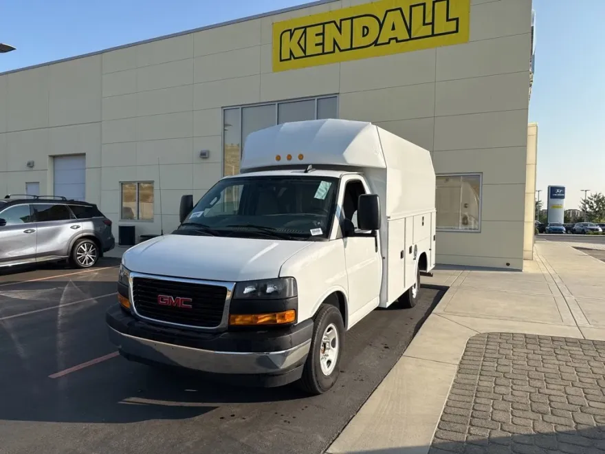 2024 Gmc Savana Cutaway 3500 photo 1