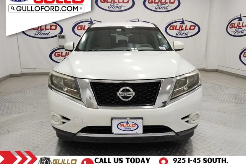 2014 Nissan Pathfinder S photo 1