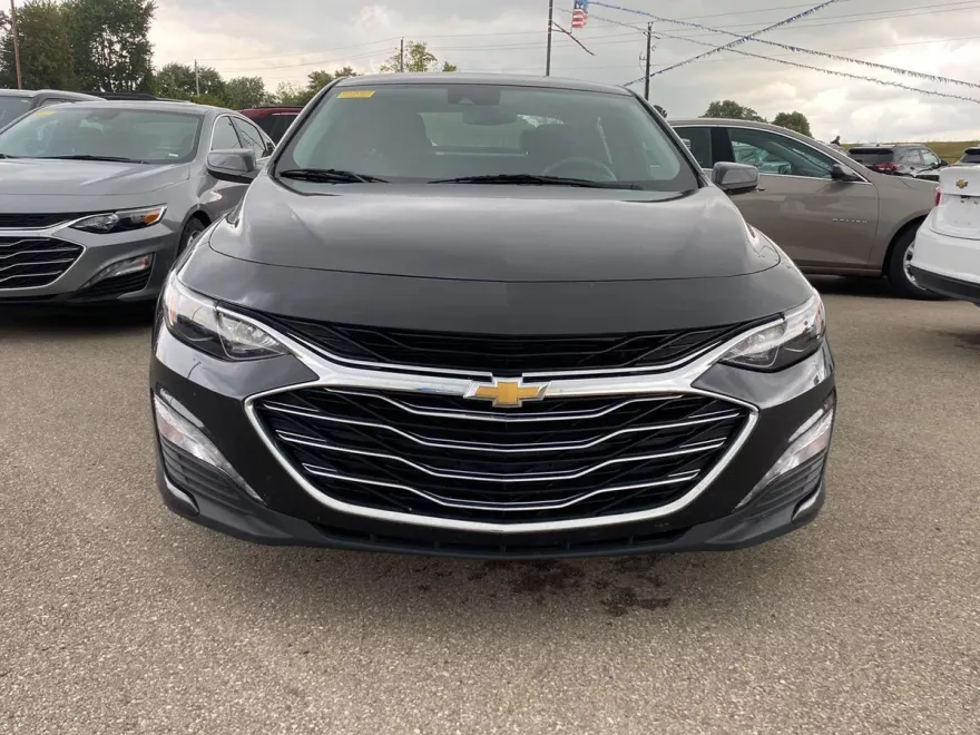 2023 Chevrolet Malibu 1LT photo 1