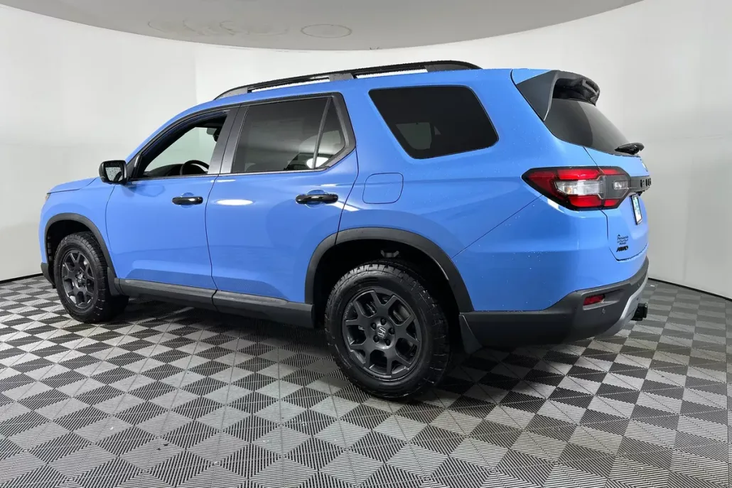 2025 Honda Pilot TrailSport photo 1