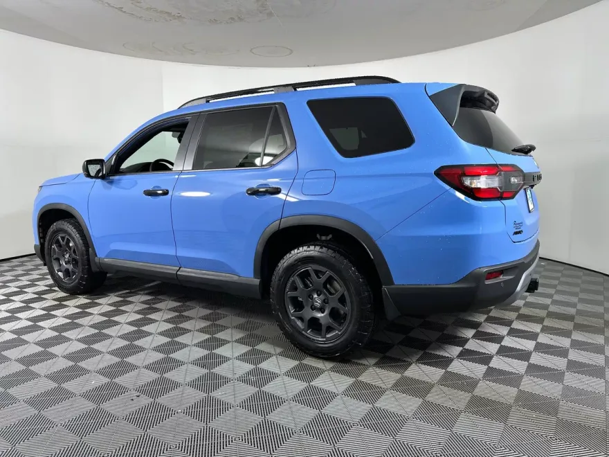 2025 Honda Pilot TrailSport photo 1
