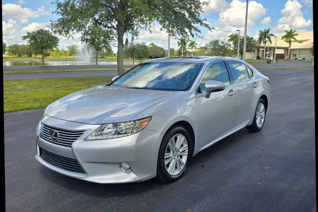 2015 Lexus ES 350 photo 1
