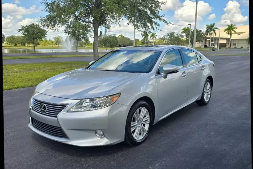 2015 Lexus ES 350 photo 1