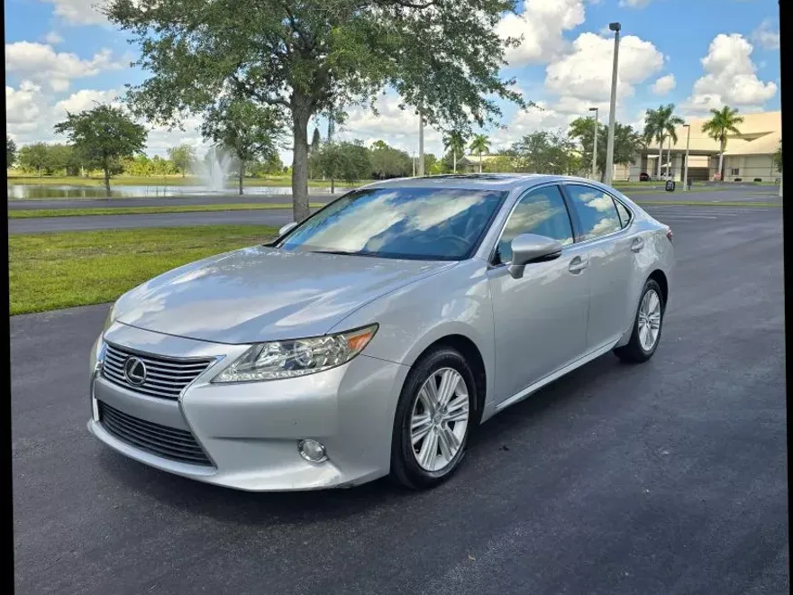 2015 Lexus ES 350 photo 1
