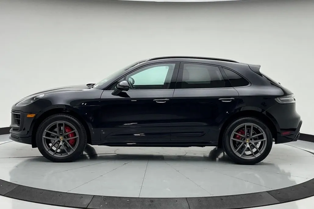 2025 Porsche Macan S photo 1