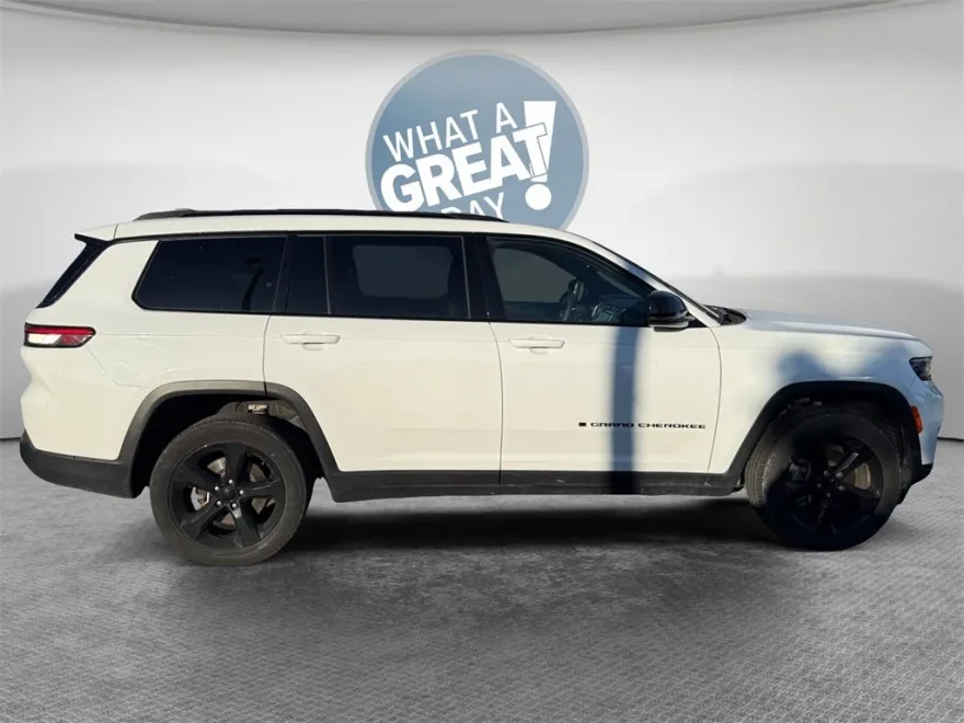2023 Jeep Grand Cherokee Altitude photo 1