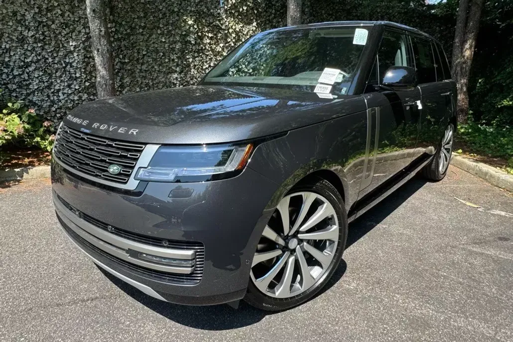 2025 Land Rover Range Rover SE photo 1