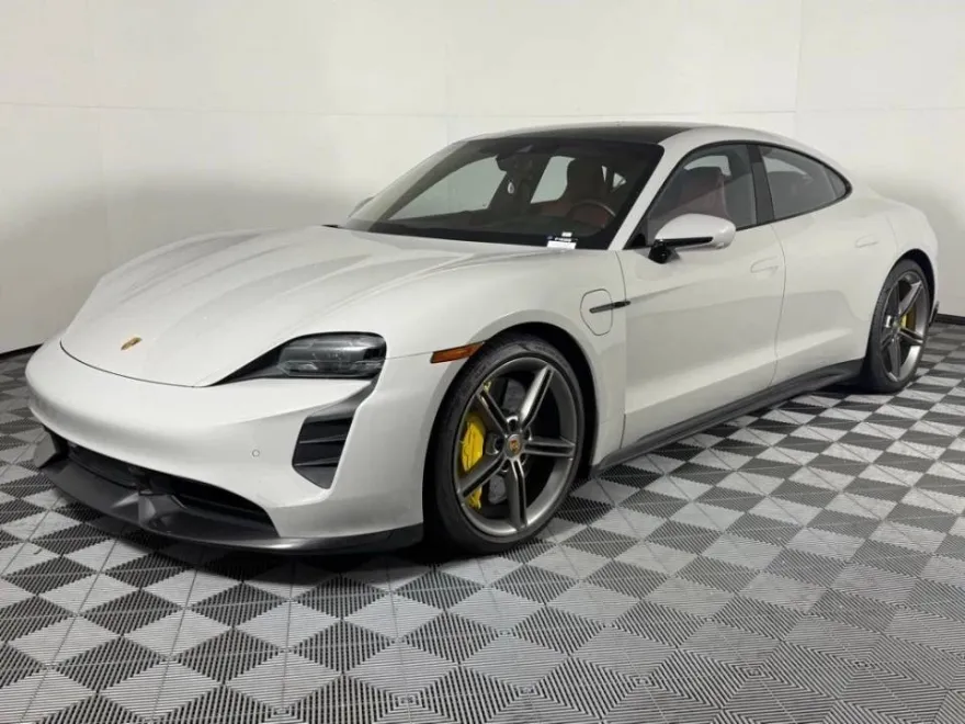 2021 Porsche Taycan Turbo S photo 1