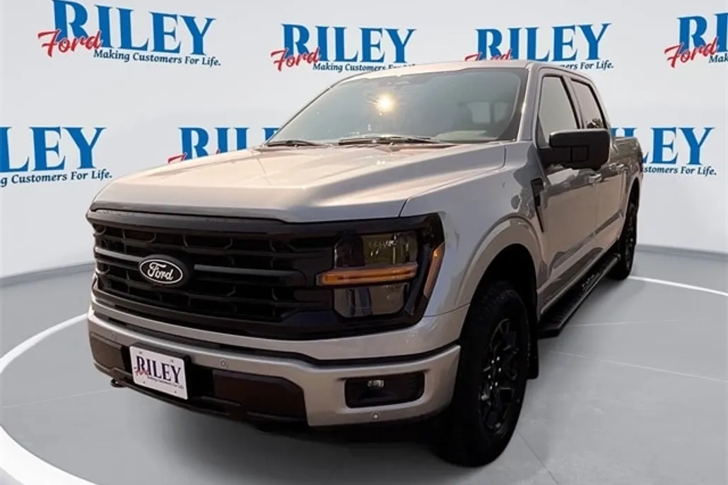 2025 Ford F-150 XLT photo 1