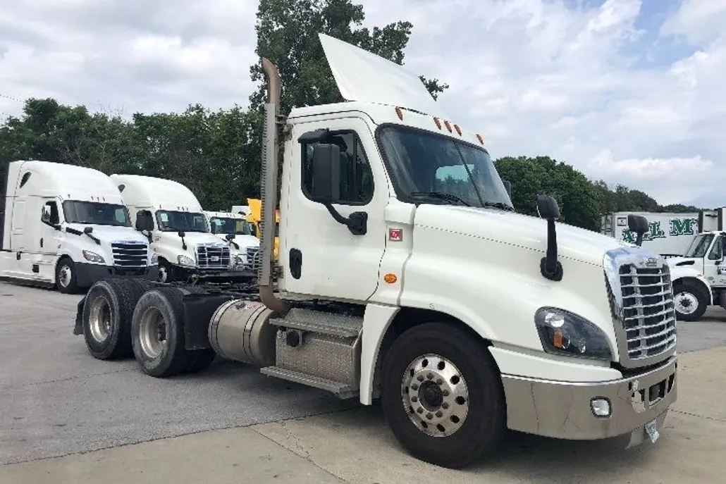 2019 Freightliner Cascadia 125" Sleeper Cab photo 1