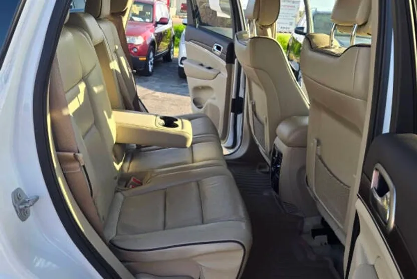 2015 Jeep Grand Cherokee Overland photo 1