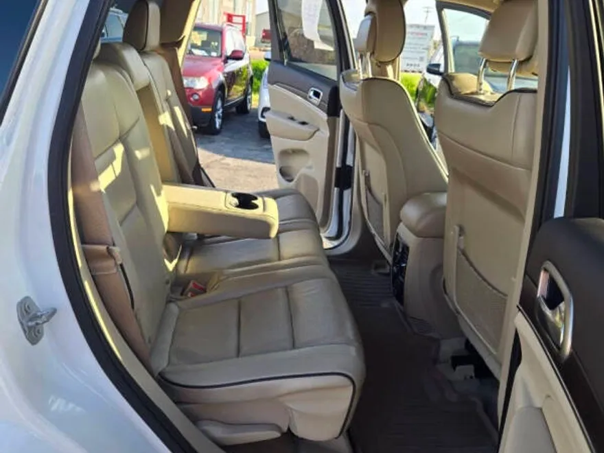 2015 Jeep Grand Cherokee Overland photo 1