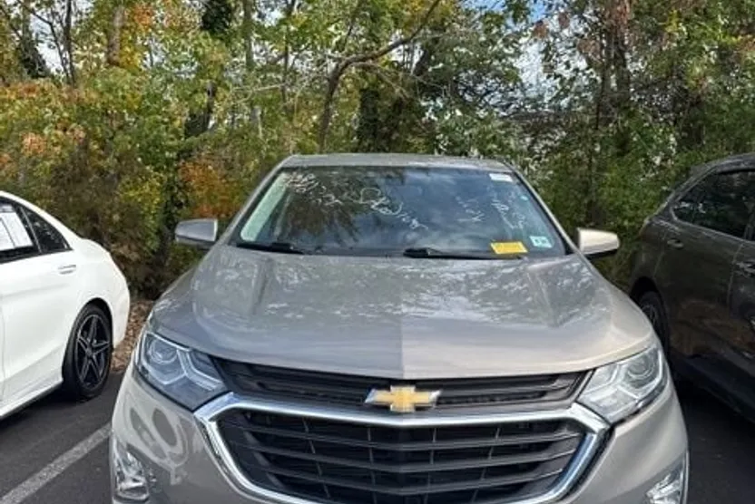 2019 Chevrolet Equinox LT photo 1