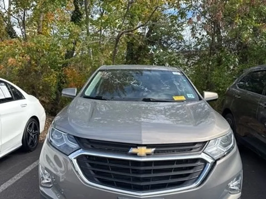 2019 Chevrolet Equinox LT photo 1
