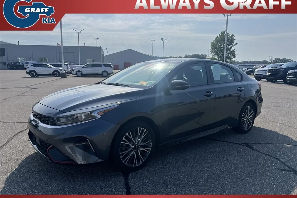 2023 Kia Forte GT-Line photo 1