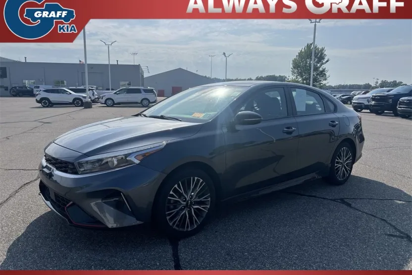 2023 Kia Forte GT-Line photo 1