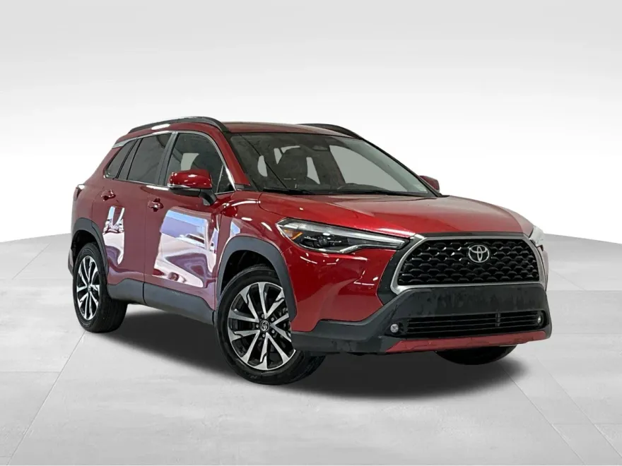 2024 Toyota Corolla Cross XLE photo 1