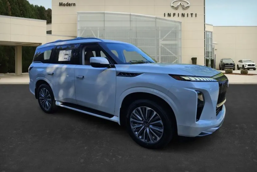 2026 Infiniti QX80 Luxe photo 1