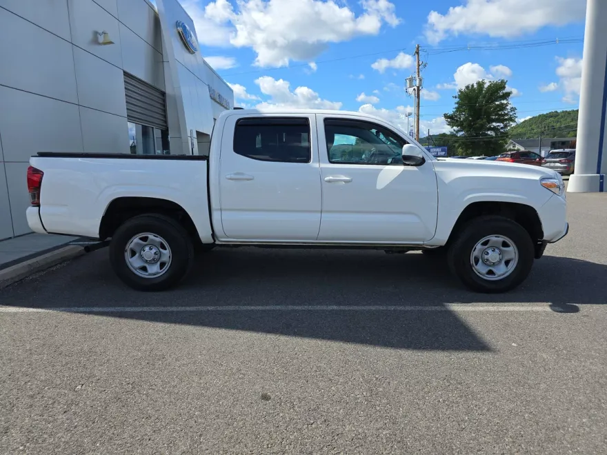 2023 Toyota Tacoma 4x4 SR Double Cab V6 photo 1