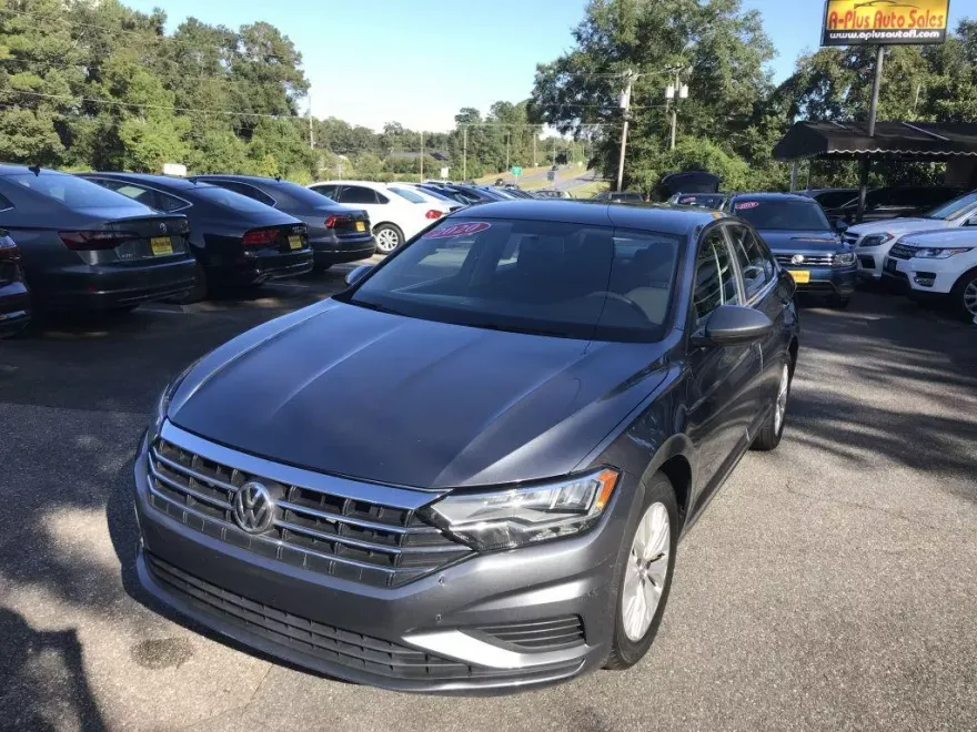 2020 Volkswagen Jetta SE R-Line photo 1