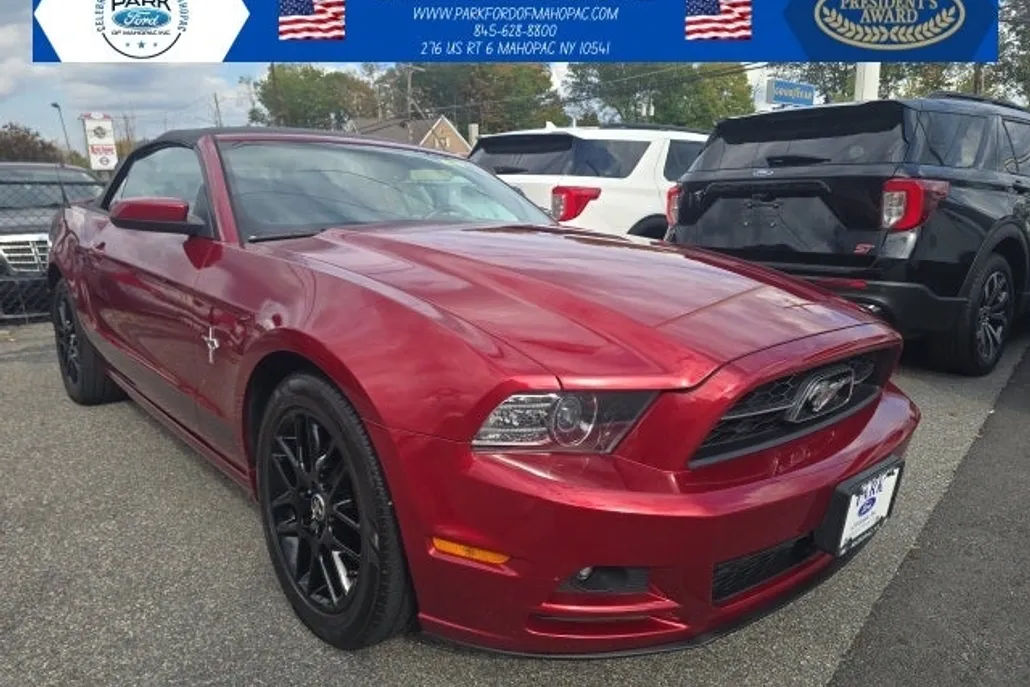 2014 Ford Mustang V6 Premium photo 1