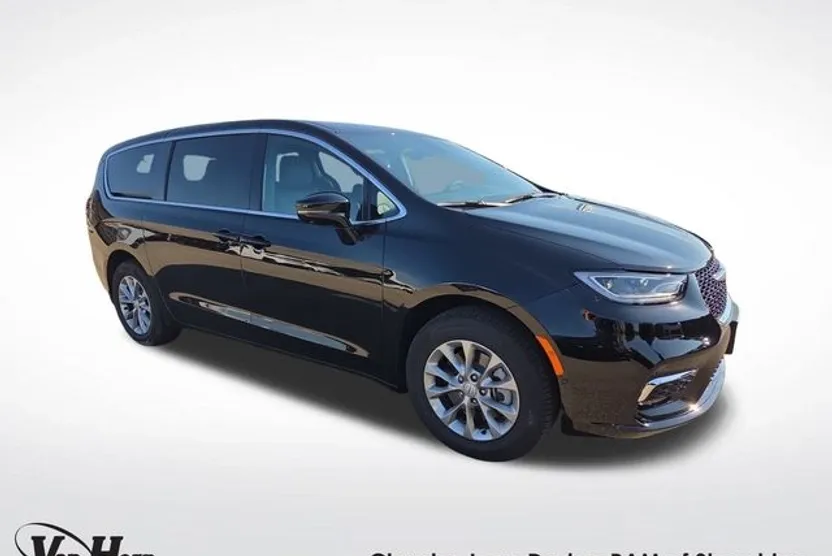 2026 Chrysler Pacifica photo 1