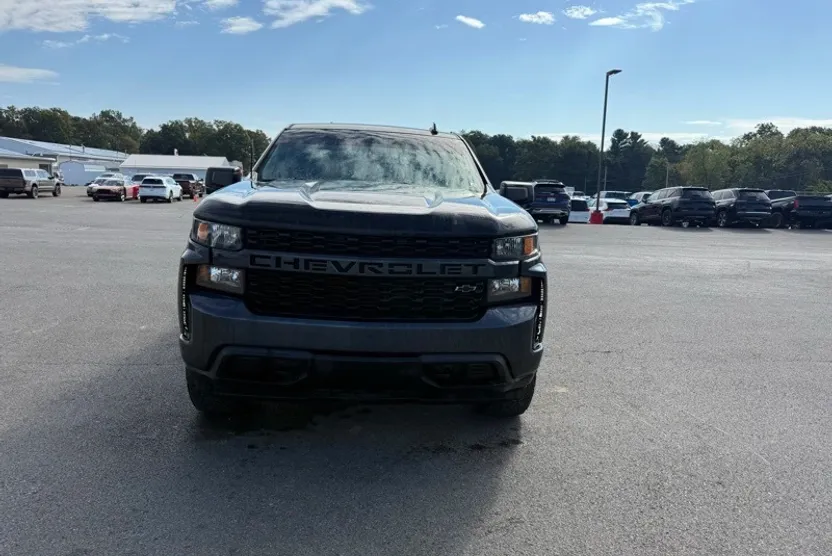 2020 Chevrolet Silverado 1500 Custom photo 1