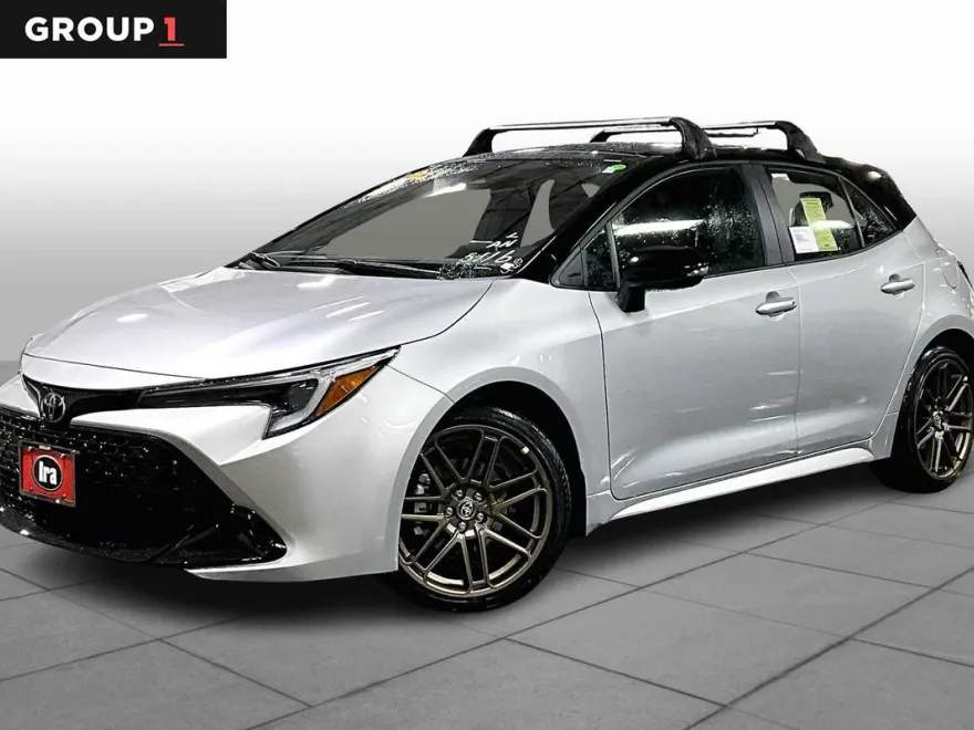 2025 Toyota Corolla SE photo 1