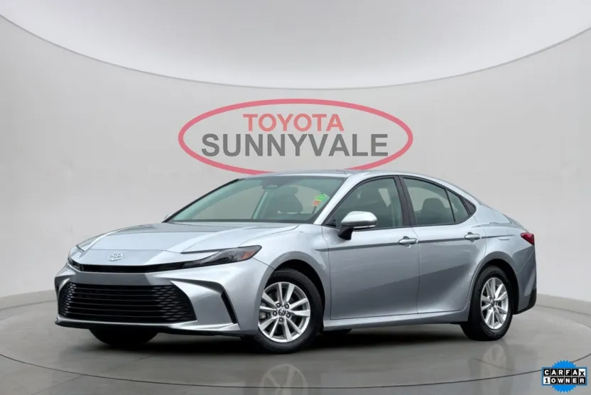 2025 Toyota Camry LE photo 1