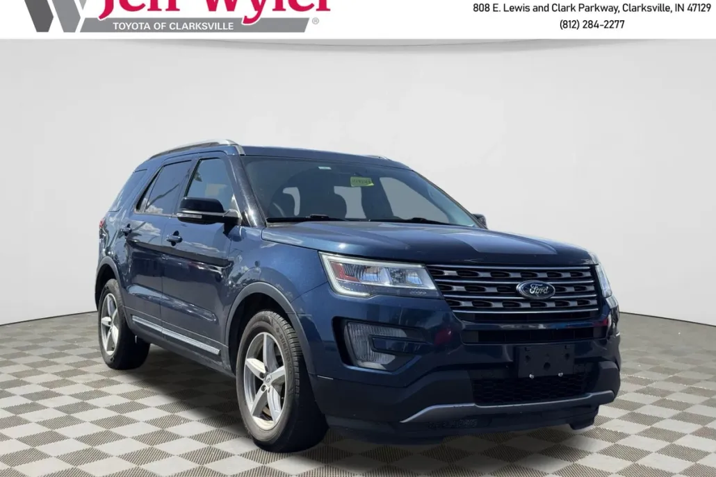 2017 Ford Explorer XLT photo 1