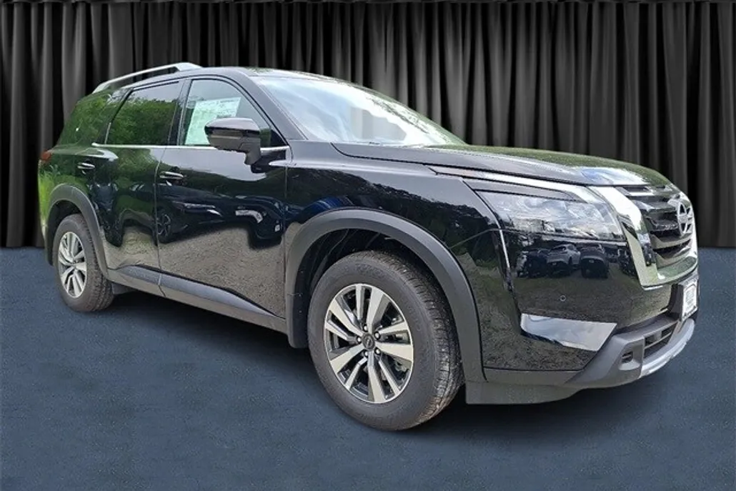 2025 Nissan Pathfinder SL photo 1