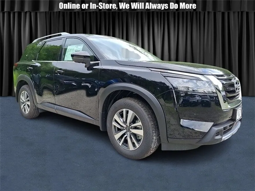 2025 Nissan Pathfinder SL photo 1