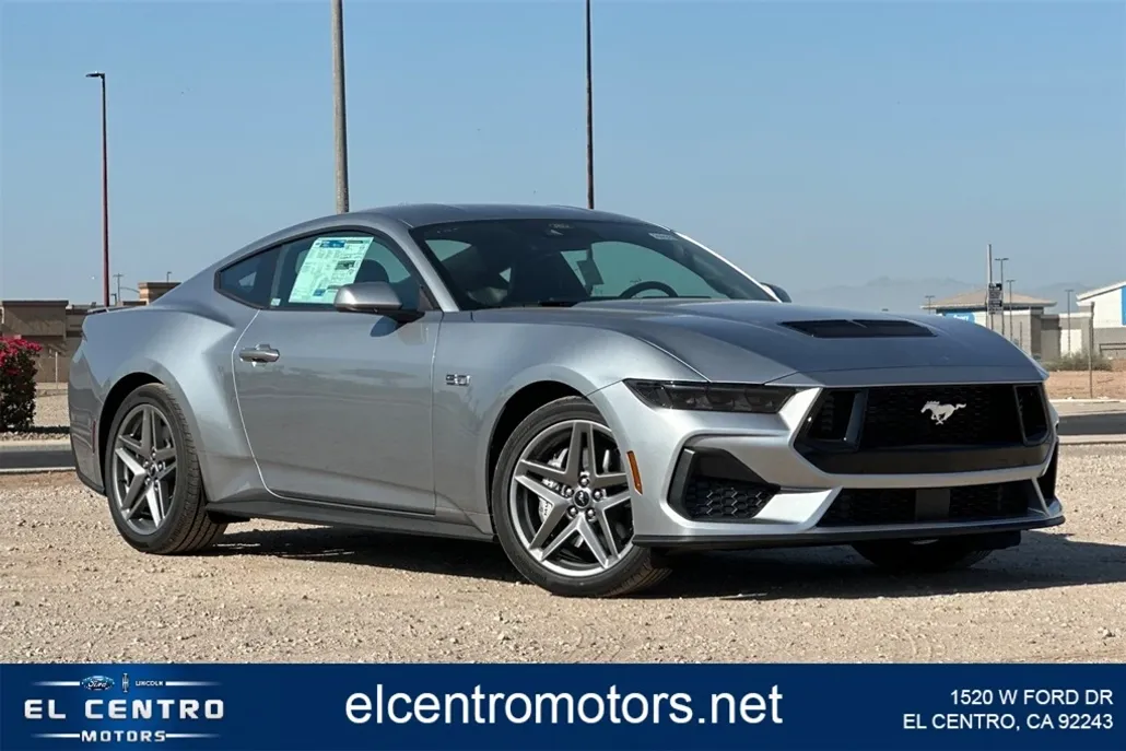 2025 Ford Mustang GT photo 1