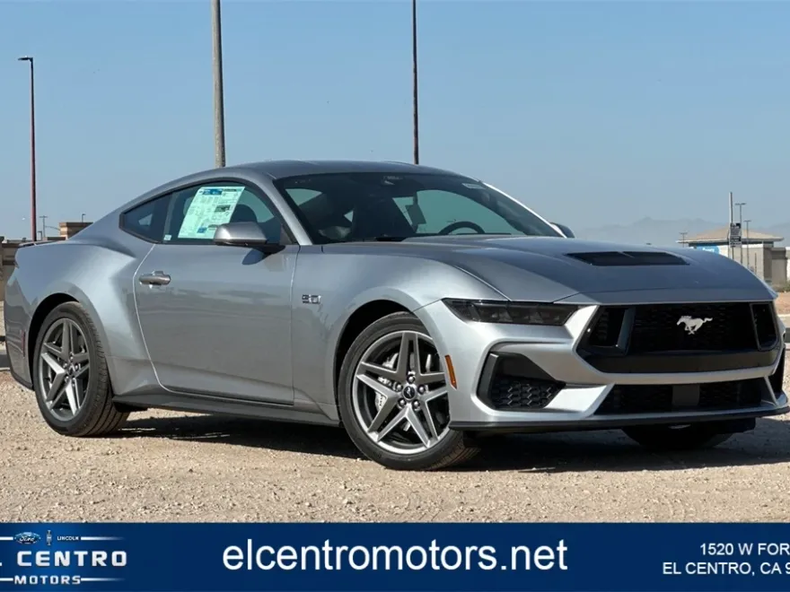 2025 Ford Mustang GT photo 1