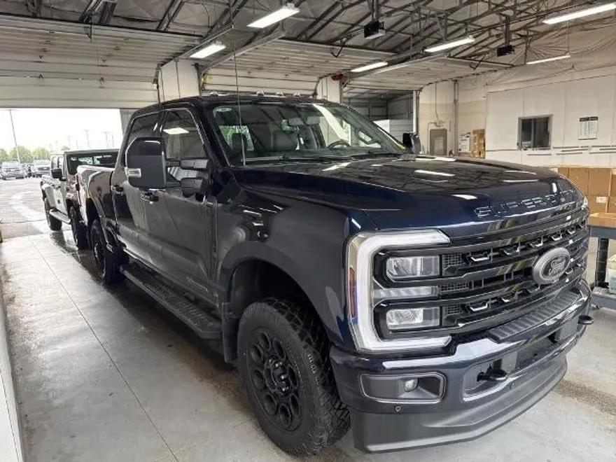 2024 Ford F-350 Lariat photo 1