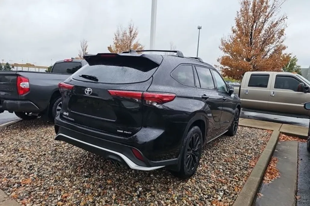 2023 Toyota Highlander XSE photo 1