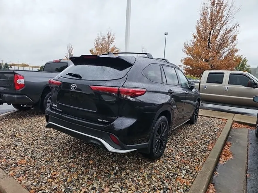 2023 Toyota Highlander XSE photo 1