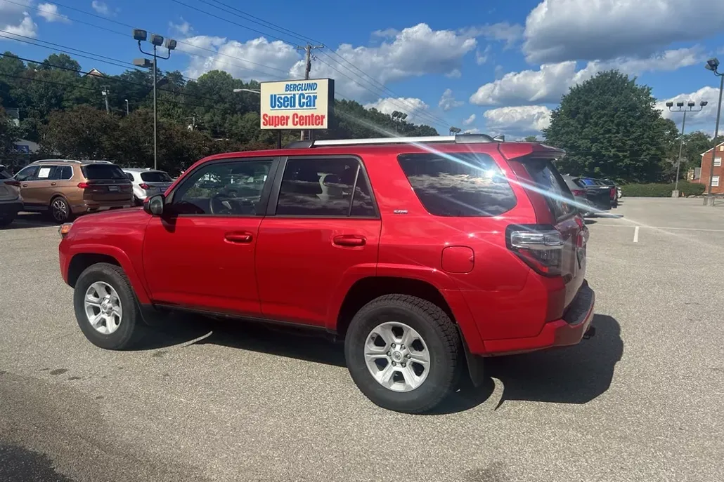 2024 Toyota 4Runner SR5 photo 1