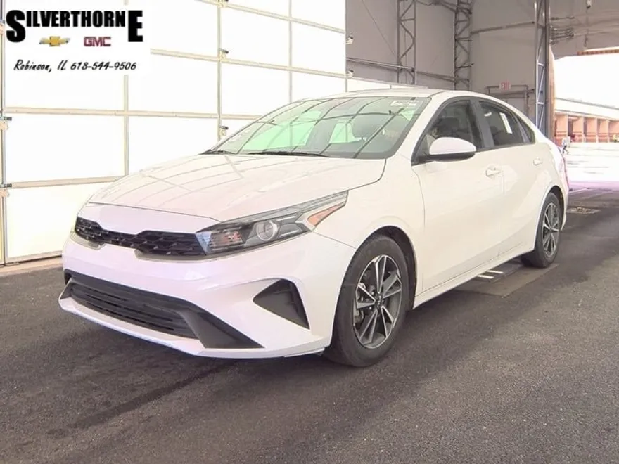 2024 Kia Forte LXS photo 1