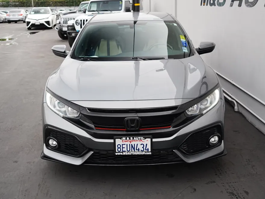 2018 Honda Civic Hatchback Sport photo 1