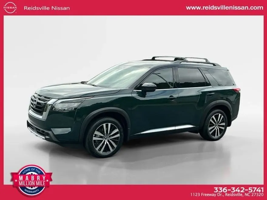 2025 Nissan Pathfinder Platinum photo 1