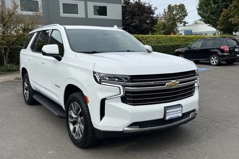 2022 Chevrolet Tahoe LT photo 1