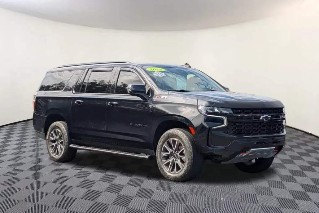 2023 Chevrolet Suburban Z71 photo 1