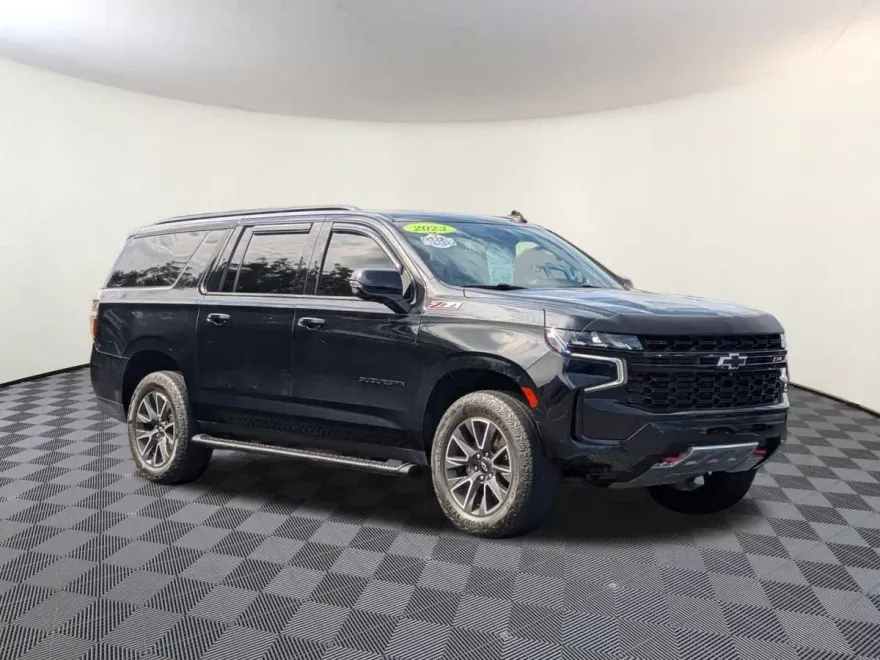 2023 Chevrolet Suburban Z71 photo 1