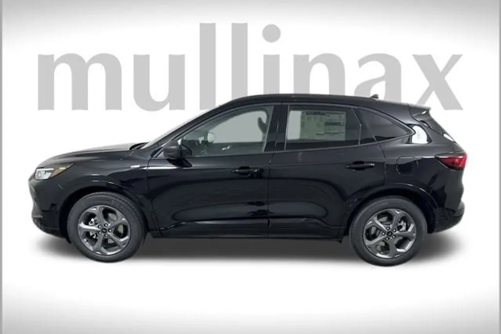 2024 Ford Escape ST-Line photo 1