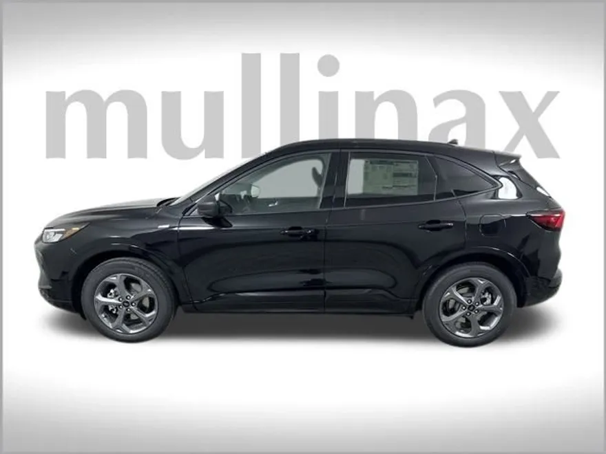 2024 Ford Escape ST-Line photo 1