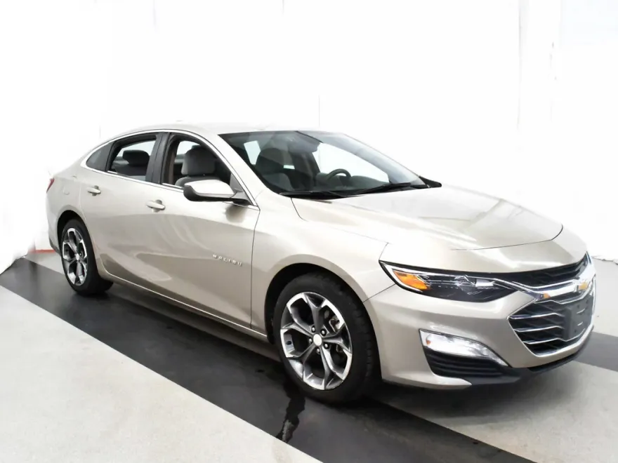 2022 Chevrolet Malibu 1LT photo 1