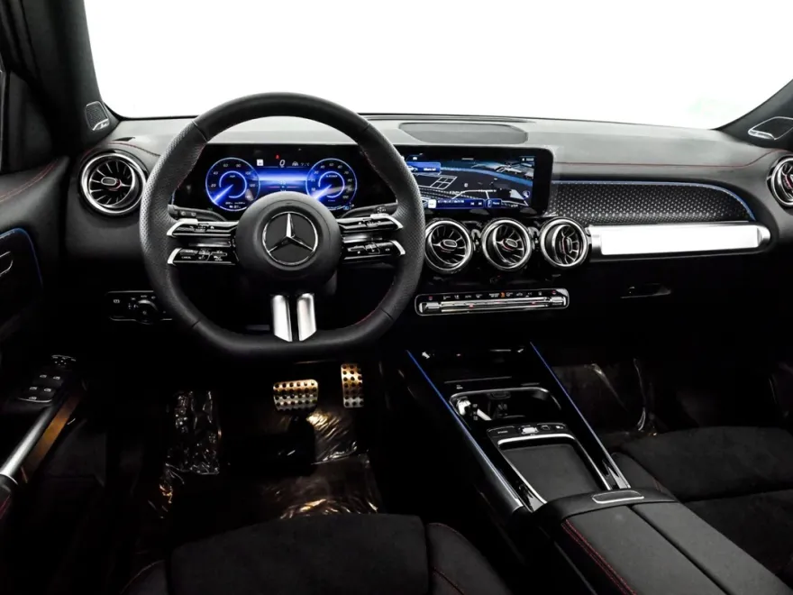 2025 Mercedes Benz EQB 250+ photo 1