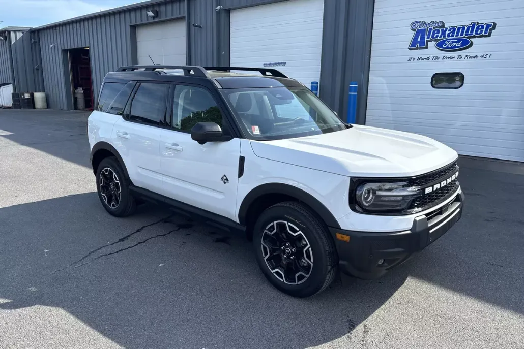 2025 Ford Bronco Sport Outer Banks photo 1